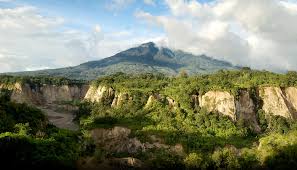Keindahan Desa di Pulau Manun Jaya